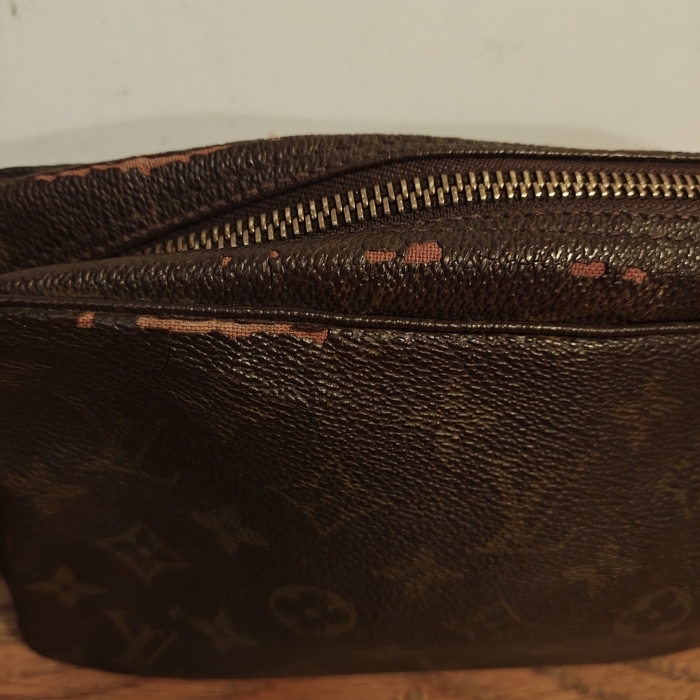 Louis Vuitton Monogram Trousse Toilette Cosmetic Bag - Picture 2 of 13